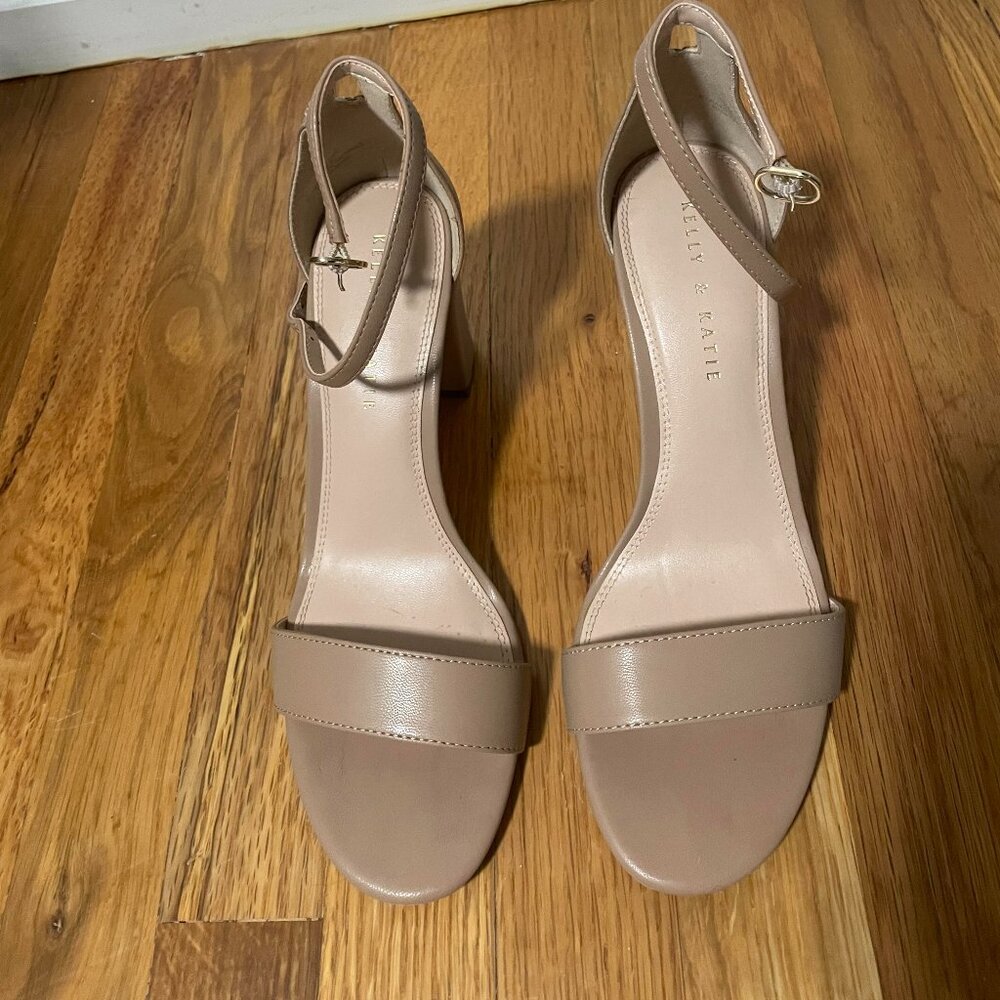 Size Nine Kelly & Katie Nude 3in heels